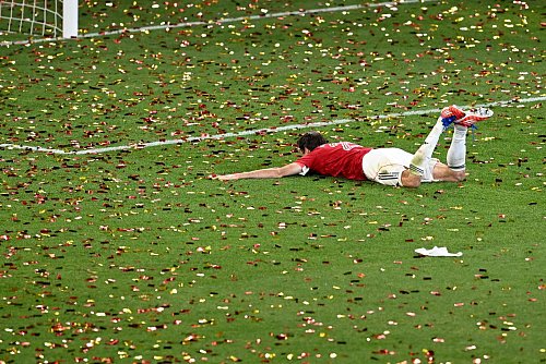 Der FC Bayern hat Thomas Müller ausgiebig gefeiert. - © Sven Hoppe/dpa