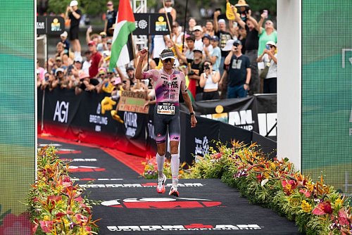 Laura Philipp wurde als Weltmeisterin entthront, schaffte es im Hitzedrama aber noch aufs Podium. - © BEAUTIFUL SPORTS/Hilger/BEAUTIFUL SPORTS/dpa