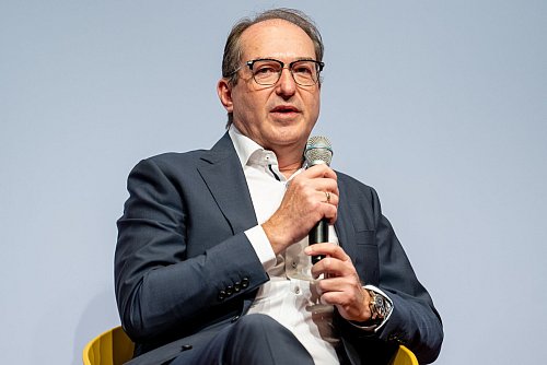 Dobrindt sprach mit Blick auf die Ampel von einem geerbten Problem. - © Fabian Sommer/dpa