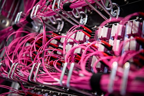 Das Bewusstsein für die Gefahr von Cyberangriffen ist heute höher als beispielsweise noch vor zehn Jahren. (Symbolbild) - © Matthias Balk/dpa