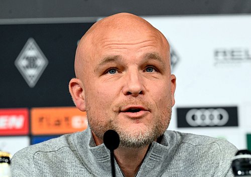 Rouven Schröder will mit der Mannschaft schnell aus dem Tabellenkeller. - © Roberto Pfeil/dpa