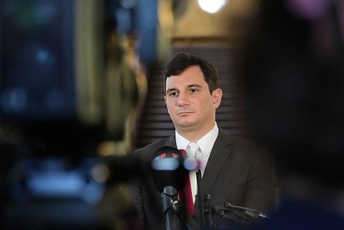 Nebenklage-Vertreter Philip von der Meden wies die Vorwürfe von Block zurück. - © Marcus Brandt/dpa