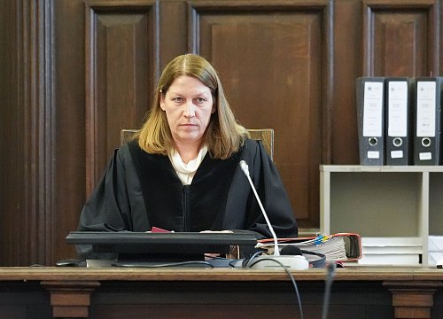 Die Vorsitzende Richterin unterbrach die Erklärung der Angeklagten Block mehrfach. - © Marcus Brandt/dpa Pool/dpa