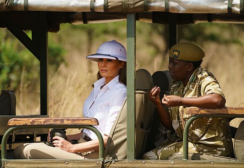 Manche der Outfits damals lösten Kritik aus. (Archivbild) - © Carolyn Kaster/AP/dpa
