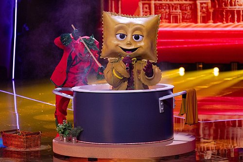 So eine verrückte Nudel: Die «Rave-ioli» kam eine Runde weiter. - © Rolf Vennenbernd/dpa