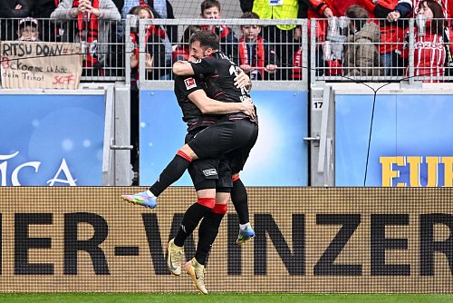 Union Berlin punktet für den angestrebten Klassenerhalt. - © Harry Langer/dpa