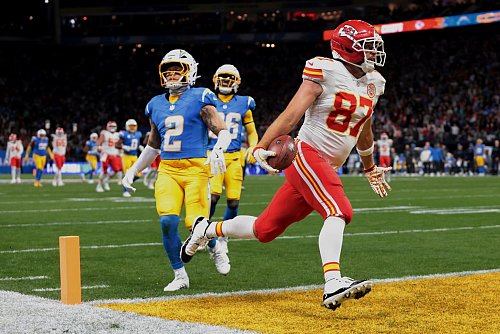 Kelce hatte einen schönen Touchdown, ansonsten aber nicht viel Grund zum Jubeln. - © Jeff Lewis/AP/dpa