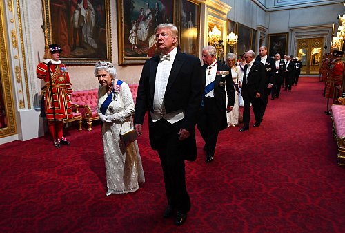 Die gestorbene Queen soll nicht sehr angetan von Trump gewesen sein. (Archivbild) - © Victoria Jones/PA Wire/dpa