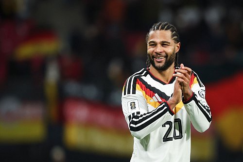 Kehrte angeschlagen vom Nationalteam zurück: Serge Gnabry. - © Christian Charisius/dpa