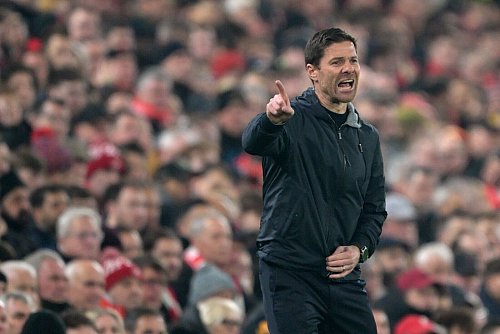 Xabi Alonso wurde bei seiner Rückkehr nach Liverpool freundlich empfangen - © Federico Gambarini/dpa