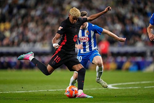 Jungstar Lamine Yamal war einmal mehr der Matchwinner - © Jose Breton/AP/dpa