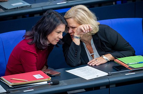 Mitte Oktober 2023 hatte Bundesinnenministerin Nancy Faeser (SPD) feste Kontrollen an den Grenzen zu Polen, Tschechien und der Schweiz angeordnet. - © Michael Kappeler/dpa