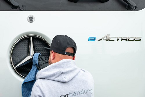 Für Mitarbeiter soll es auch Abfindungsprogramme geben. (Archivbild) - © Jonas Walzberg/dpa