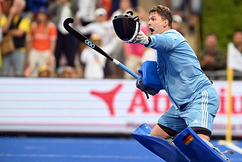 Der überragende Danneberg war beim Penalty nicht zu überwinden. - © Federico Gambarini/dpa