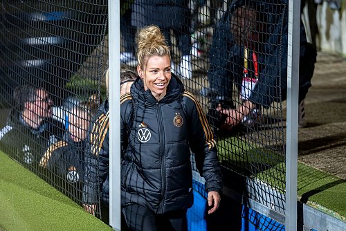 Sammelt mächtig Pluspunkte bei den DFB-Frauen: Linda Dallmann. - © David Inderlied/dpa