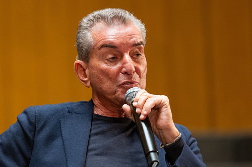 Die Ausladung des Publizisten Michel Friedman von einer Veranstaltung in Klütz an der Ostsee wurde bundesweit kritisiert. (Archivbild) - © Christophe Gateau/dpa