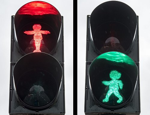 Eine «Vater und Sohn»-Ampel in der Innenstadt von Plauen. - © Hendrik Schmidt/dpa-Zentralbild/dpa