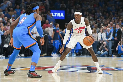 Dennis Schröder musste mit den Pistons eine Niederlage hinnehmen. - © Kyle Phillips/AP/dpa