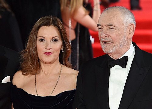 Die langjährigen James-Bond-Produzenten Barbara Broccoli und Michael G. Wilson haben Amazon die kreative Kontrolle über die Filmreihe übertragen. - © Andy Rain/EPA/dpa