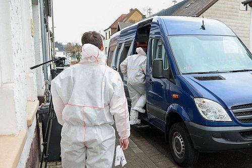 Der Gerichtsvollzieher wurde mit einem Messer getötet. - © Brandon Lee Posse/dpa