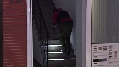 Die Beamten wurden per Notruf alarmiert. - © Sascha Thelen/dpa