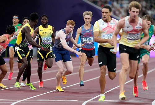 Umkämpft waren die Staffel-Vorläufe. - © Martin Rickett/PA Wire/dpa