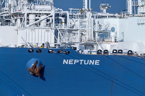 Laut Bundesregierung spielt auch das Terminal an der Ostsee wegen seiner geografischen Lage eine wichtige Rolle für die Versorgungssicherheit. - © Stefan Sauer/dpa