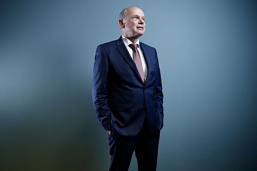 Tui-Chef Ebel führt den Konzern seit Oktober 2022. Zuvor war er Finanzvorstand und verantwortete lange die Bereiche Hotels, Kreuzfahrten und Destinationen. (Archivbild) - © Carsten Koall/dpa