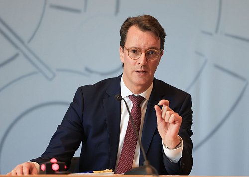 Sicherheitspaket wird im kommenden Jahr 93 Millionen Euro kosten. - © Oliver Berg/dpa