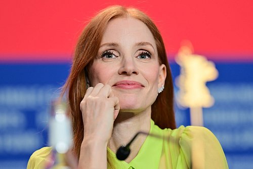 Jessica Chastain wird auf der Berlinale politisch. - © Sebastian Christoph Gollnow/dpa