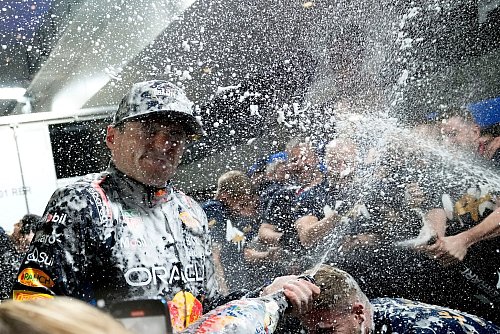 Max Verstappen feierte eine rauschende Vegas-Party. - © Matt York/AP/dpa
