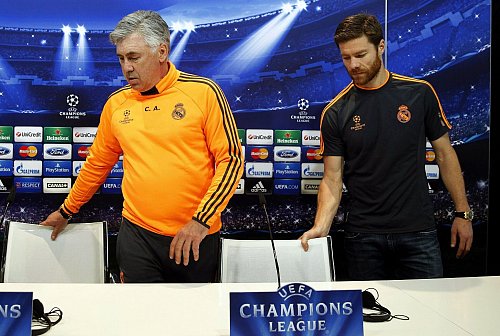 Xabi Alonso war einst Spieler unter Carlo Ancelotti. - © Chema Moya/epa/dpa