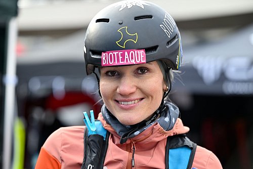 Tatjana Paller aus Starnberg ist Deutschlands beste Skibergsteigerin. - © Uwe Lein/dpa