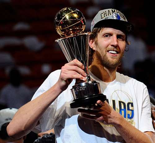 Auch Nowitzki gehört zu den sechs Neuen in der Hall of Fame des deutschen Sports. (Archivbild) - © picture alliance / dpa