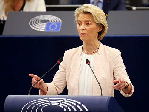 Sie ist für Gesetzesvorschläge zuständig: EU-Kommissionspräsidentin Ursula von der Leyen. (Archivbild) - © Philipp von Ditfurth/dpa