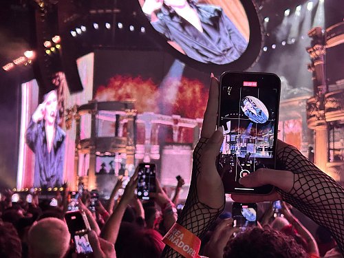 Die Stadtverwaltung bezahlte das Konzert, um die Wirtschaft der Metropole zu fördern. - © Philipp Znidar/dpa