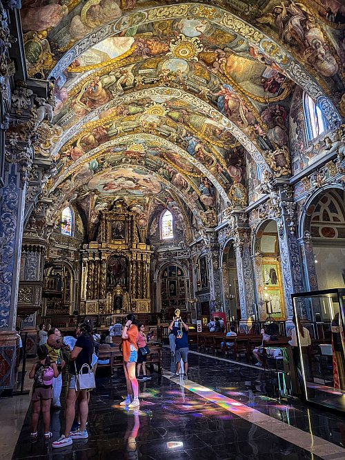 Die Iglesia de San Nicola?s gilt wegen ihrer prachtvollen Deckenmalereien als Valencias Gegenstück zur Sixtinischen Kapelle im Vatikan. - © Manuel Meyer/dpa-tmn