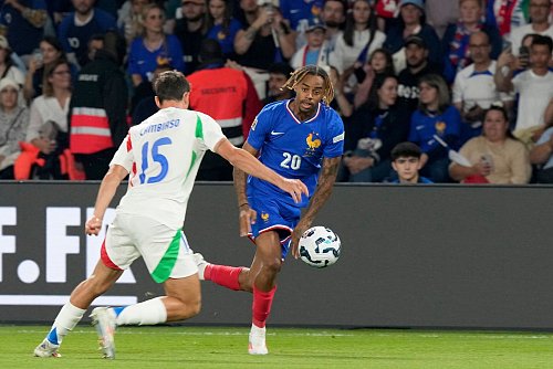 Bradley Barcola schoss das schnellste Tor in der Geschichte der Les Bleus. - © Michel Euler/AP/dpa