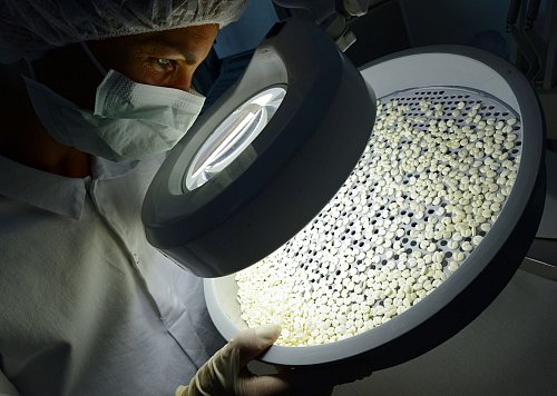 Die Pharmaproduktion ist besonders stark reguliert - © Arne Dedert/dpa