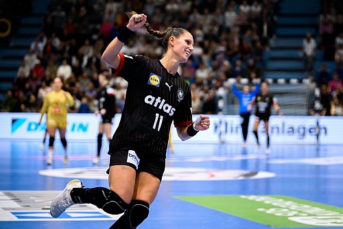 Besonderes Spiel: DHB-Spielerin Xenia Smits besitzt auch die belgische Staatsbürgerschaft. - © Marco Wolf/dpa