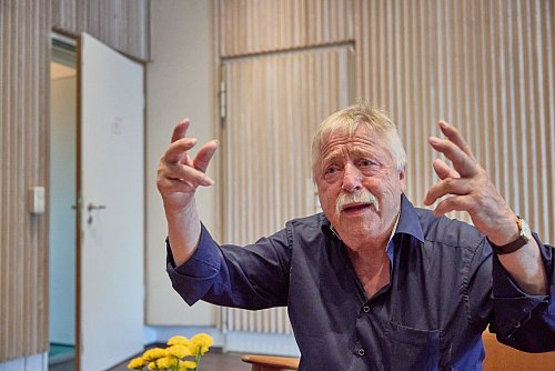 Liedermacher Wolf Biermann will sich auch auf dem Friedhof nicht langweilen. - © Georg Wendt/dpa