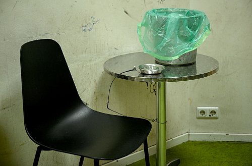 Im Konsumraum können Abhängige legal ihre Pfeife rauchen, ohne Konsequenzen fürchten zu müssen. - © Britta Pedersen/dpa