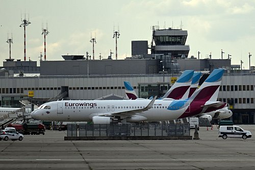 Düsseldorfer Flughafen - © Federico Gambarini/dpa