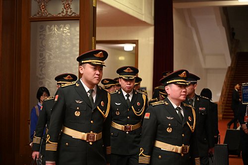 Das Militärbudget Chinas wächst weiter deutlich. - © Johannes Neudecker/dpa