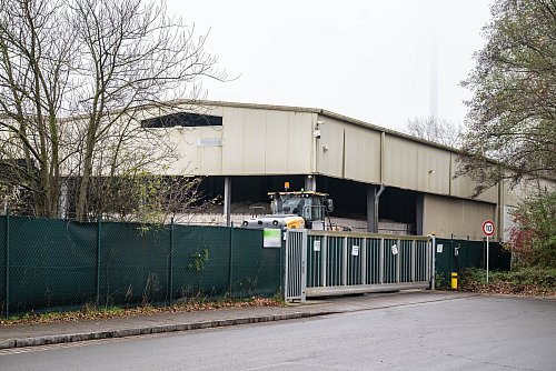Nach dem Fund eines toten Säuglings in Bremen sind weiter Fragen offen. - © Sina Schuldt/dpa