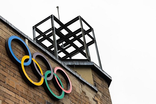 Die Landesregierung NRW stellte das Bewerbungskonzept im Deutschen Sport und Olympia Museum in Köln vor. - © Rolf Vennenbernd/dpa