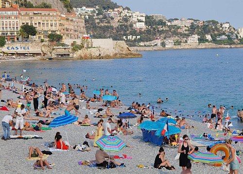 Nizza und die Umgebung sind ein beliebtes Urlaubsziel reicher Russen. (Archivbild) - © Serge Haouzi/XinHua/dpa