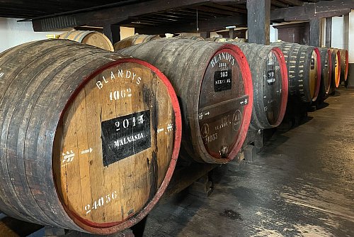 Heute ein Weinmuseum: die ehemalige Weinkellerei der Familie Blandy in Funchal. - © Manuel Meyer/dpa-tmn
