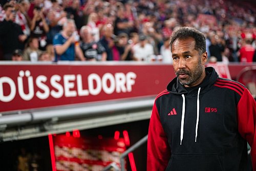 Daniel Thioune sieht noch viel Potential. - © Marius Becker/dpa