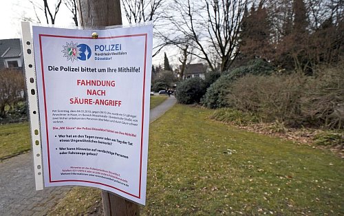 Plakataktion der Polizei nach dem Säureangriff. (Archivfoto) - © Henning Kaiser/dpa